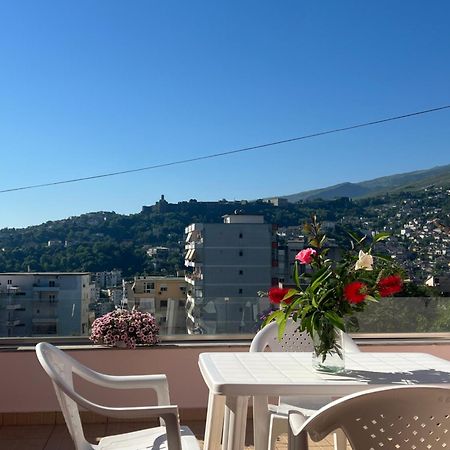 Flower Terrace Apartment Gjirokastër Extérieur photo