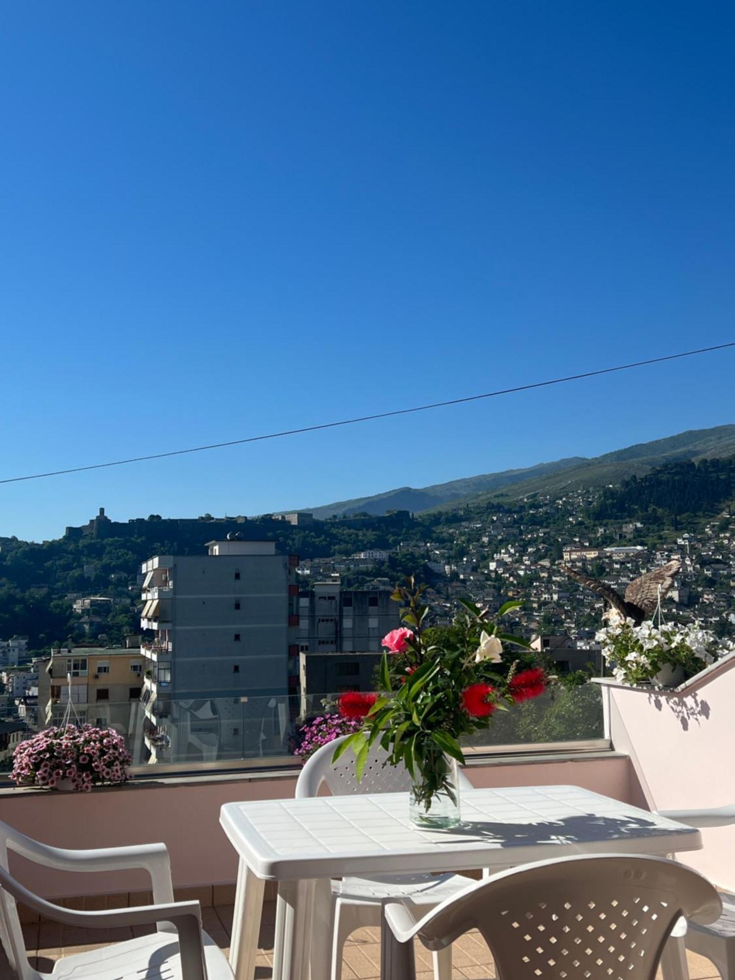 Flower Terrace Apartment Gjirokastër Extérieur photo