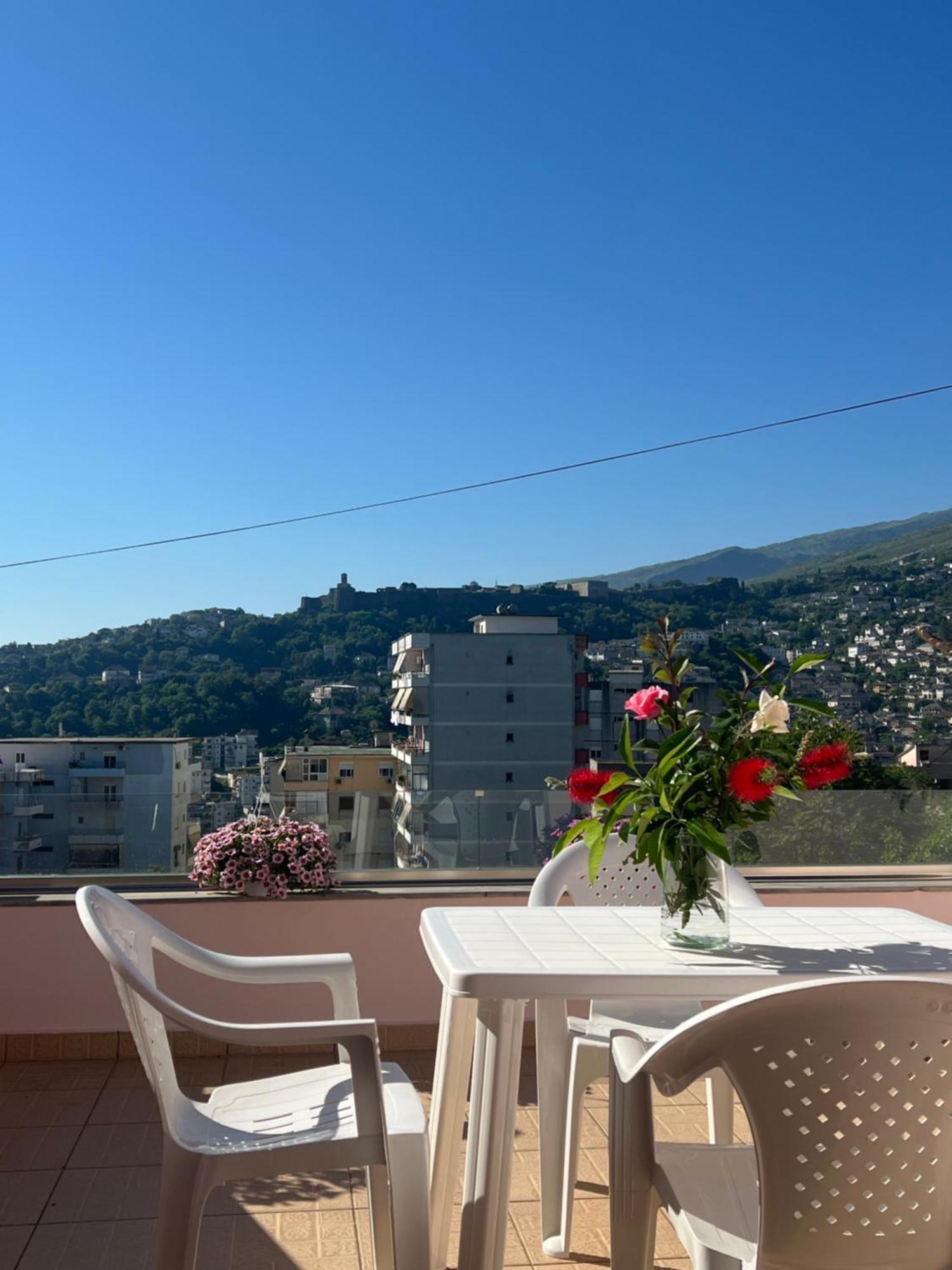Flower Terrace Apartment Gjirokastër Extérieur photo