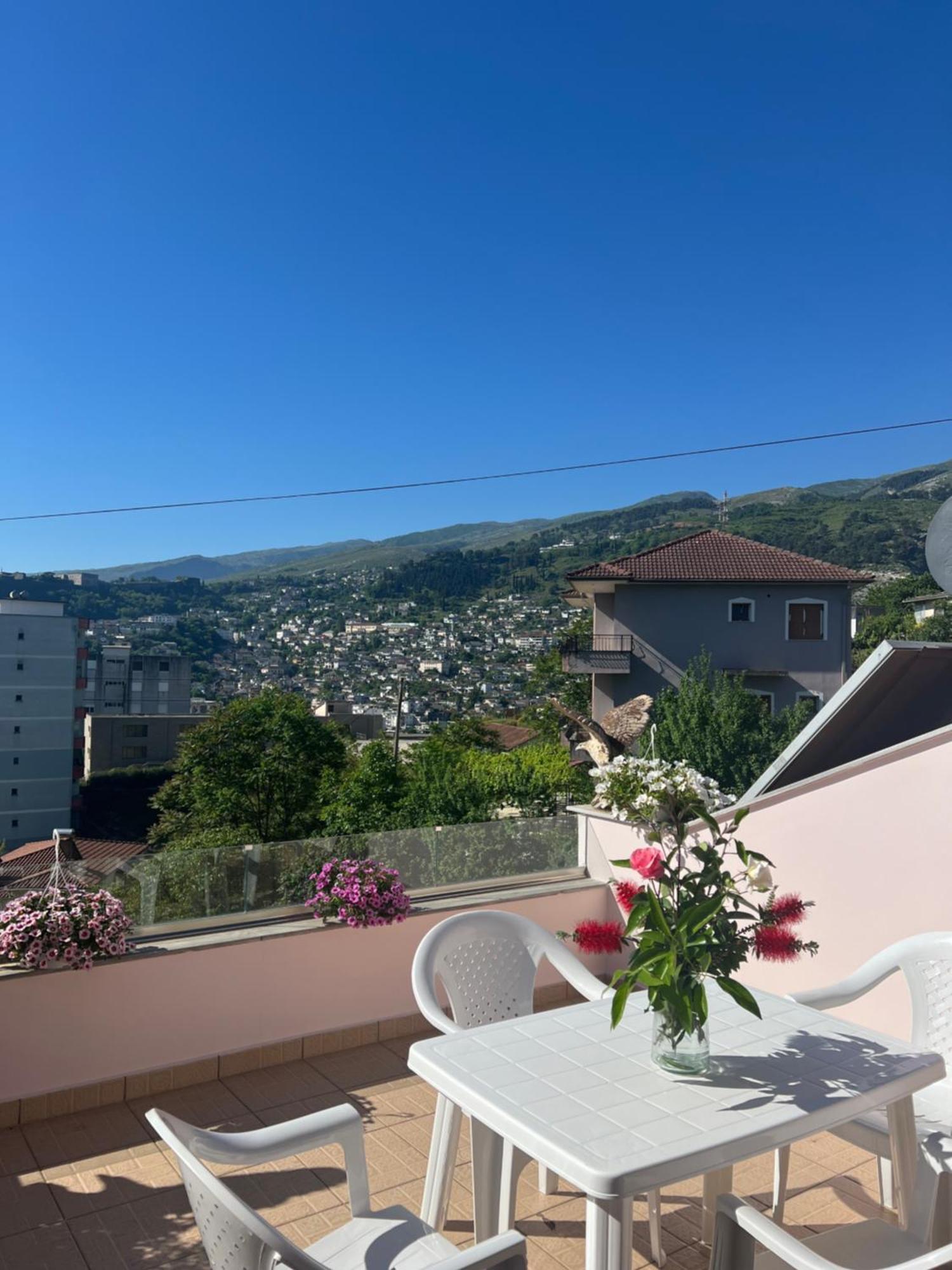 Flower Terrace Apartment Gjirokastër Extérieur photo