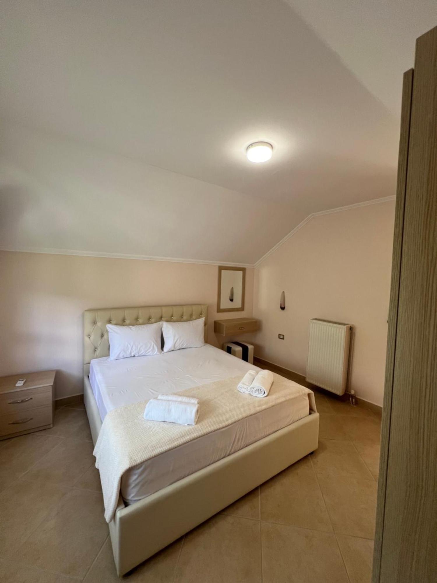 Flower Terrace Apartment Gjirokastër Extérieur photo