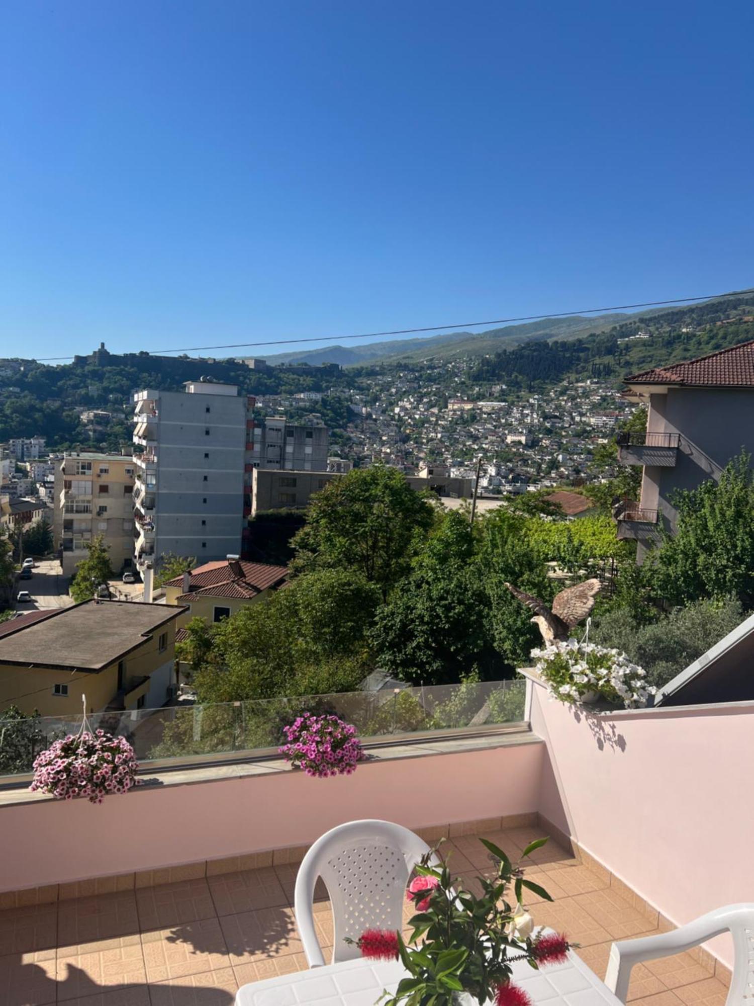 Flower Terrace Apartment Gjirokastër Extérieur photo