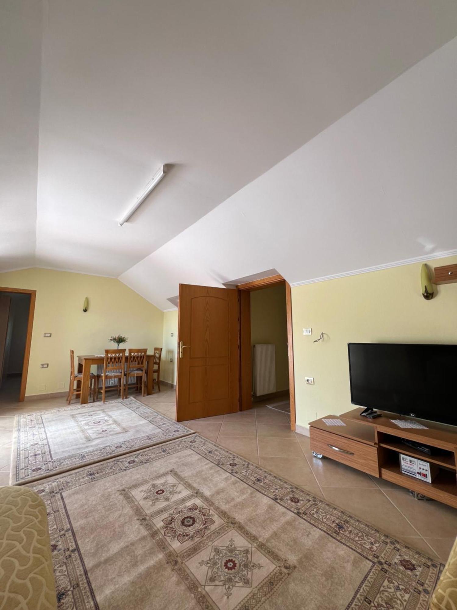 Flower Terrace Apartment Gjirokastër Extérieur photo
