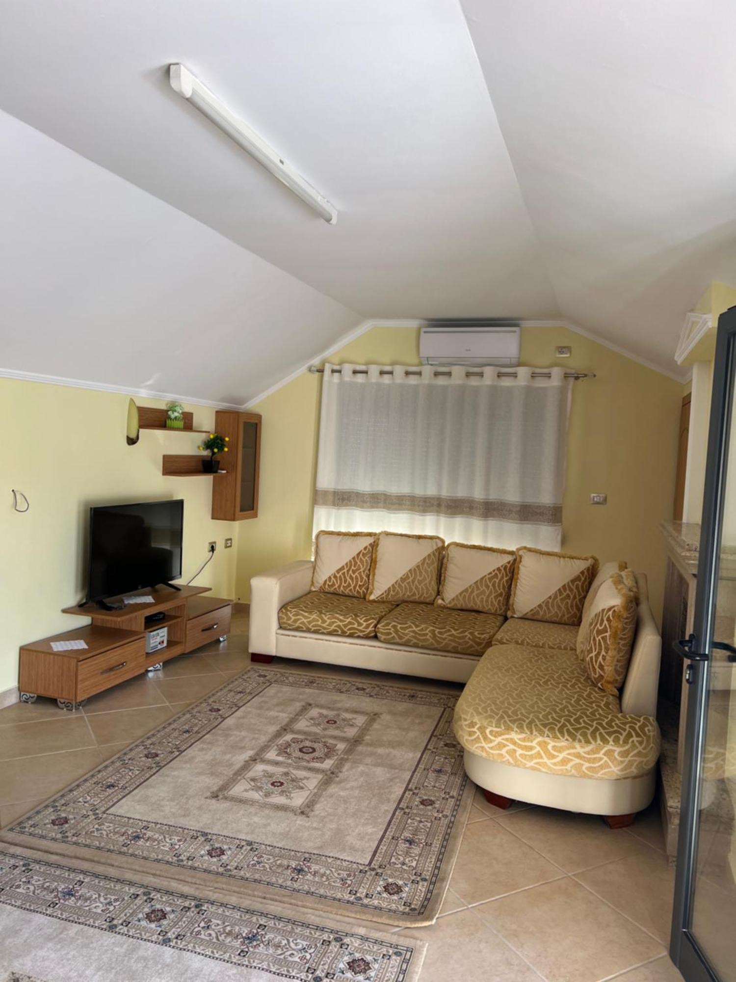 Flower Terrace Apartment Gjirokastër Extérieur photo