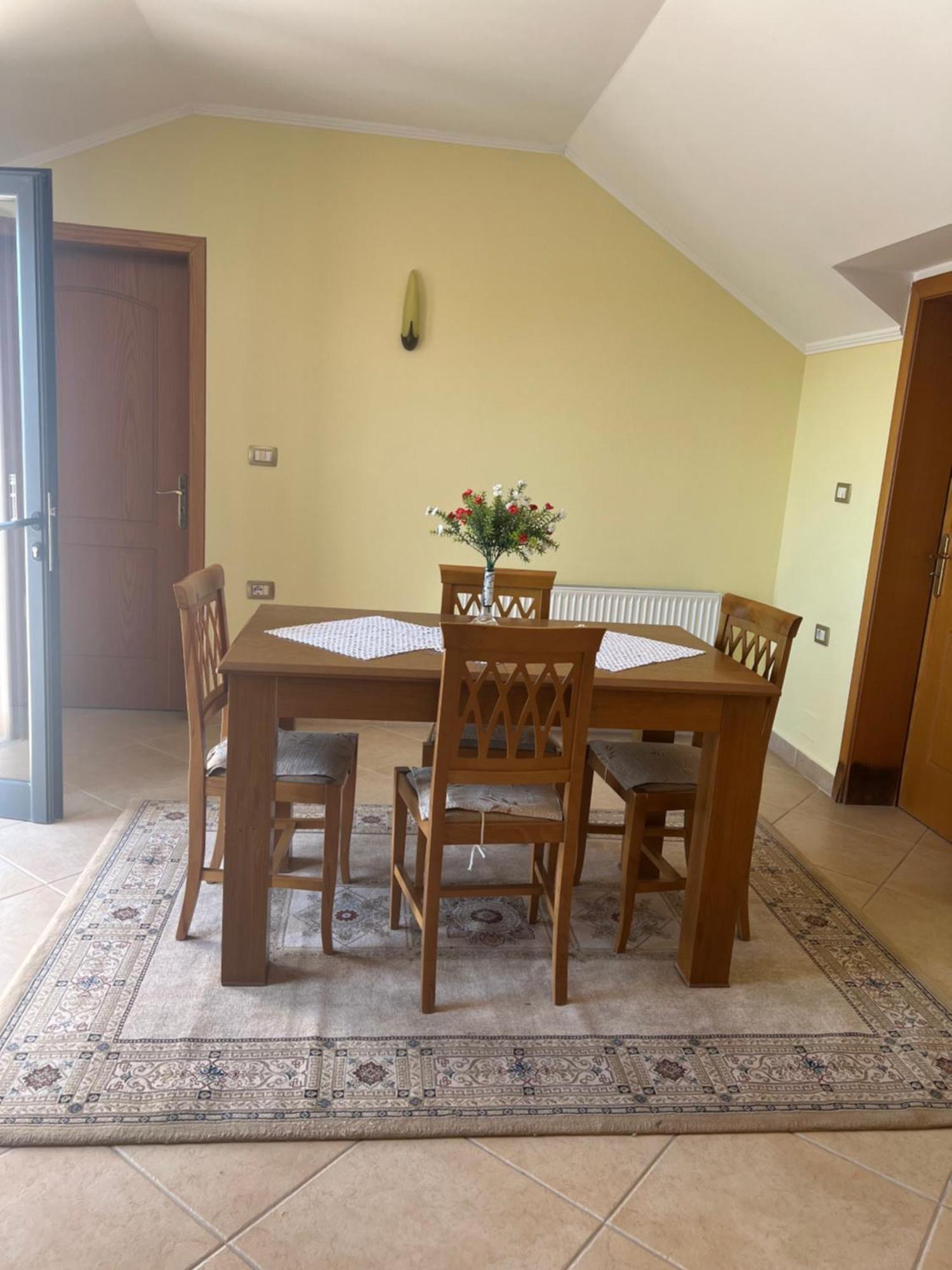 Flower Terrace Apartment Gjirokastër Extérieur photo